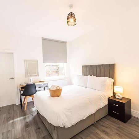 Room In Anfield Liverpool Eksteriør billede